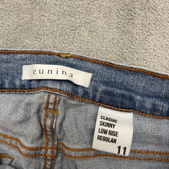 Eunina Jeans Women Size 11 Skinny Low Rise Classic Stretch Denim Fringe Sides - Picture 8 of 12